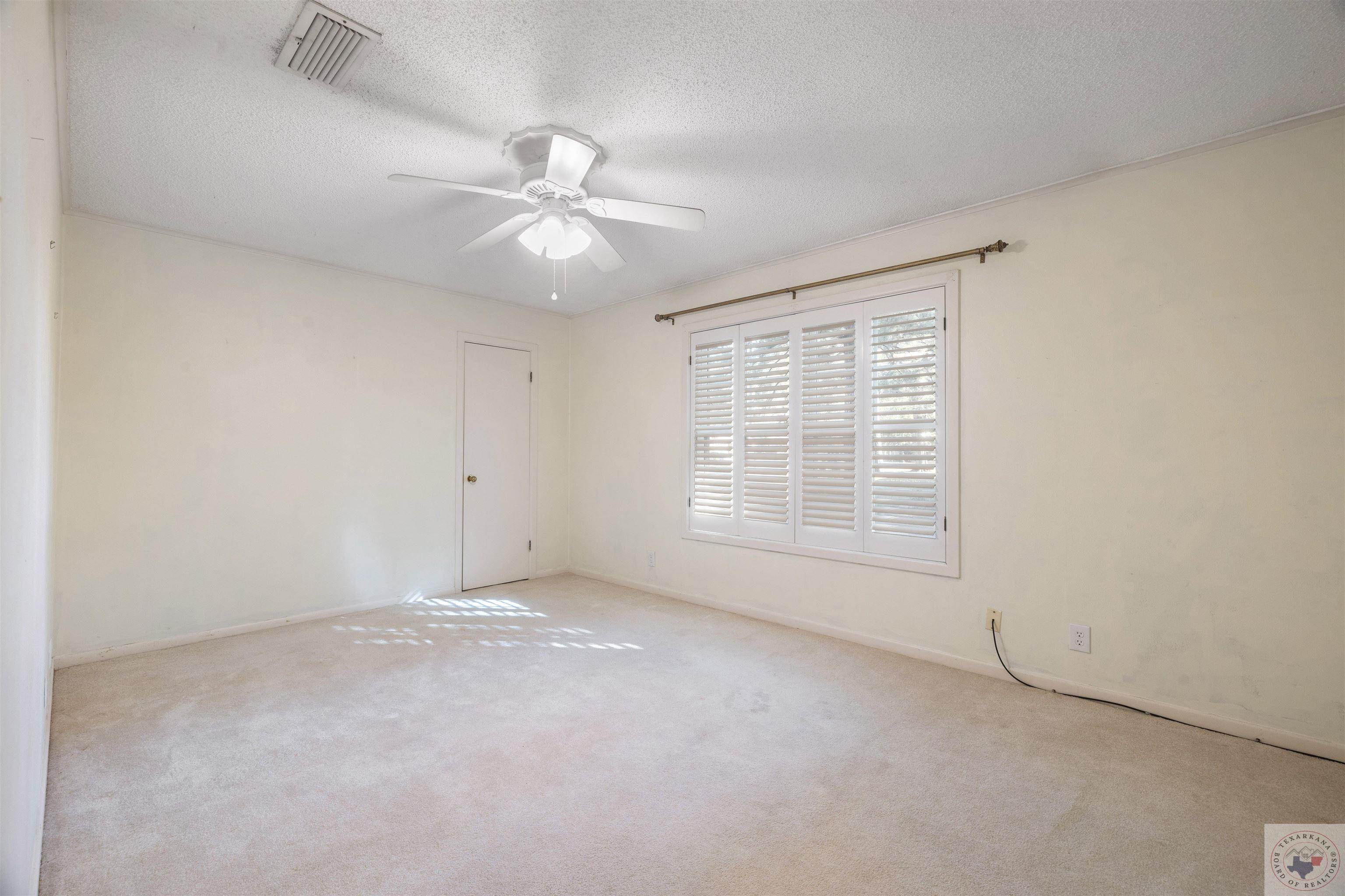 11 Palm Dr