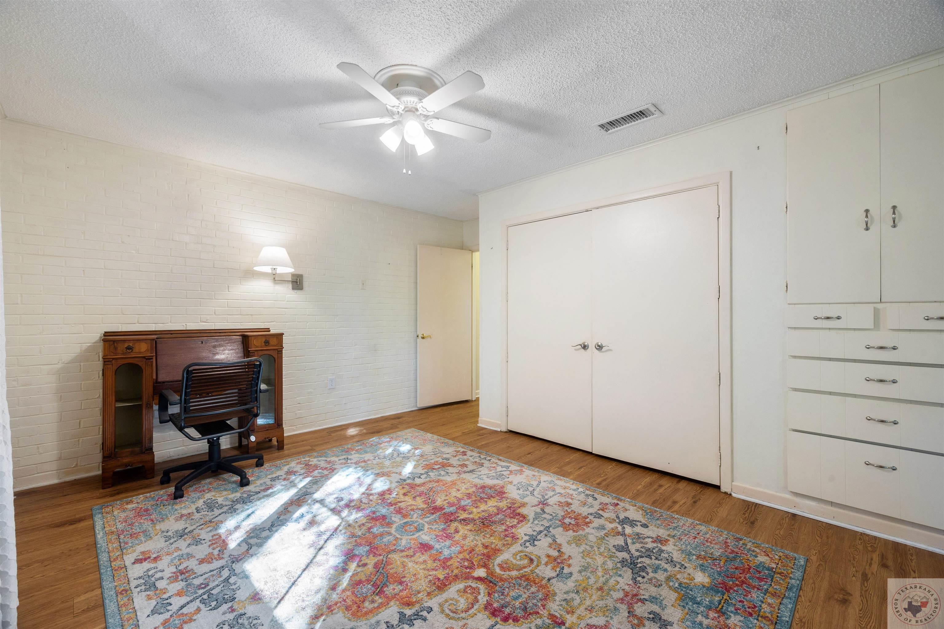 11 Palm Dr