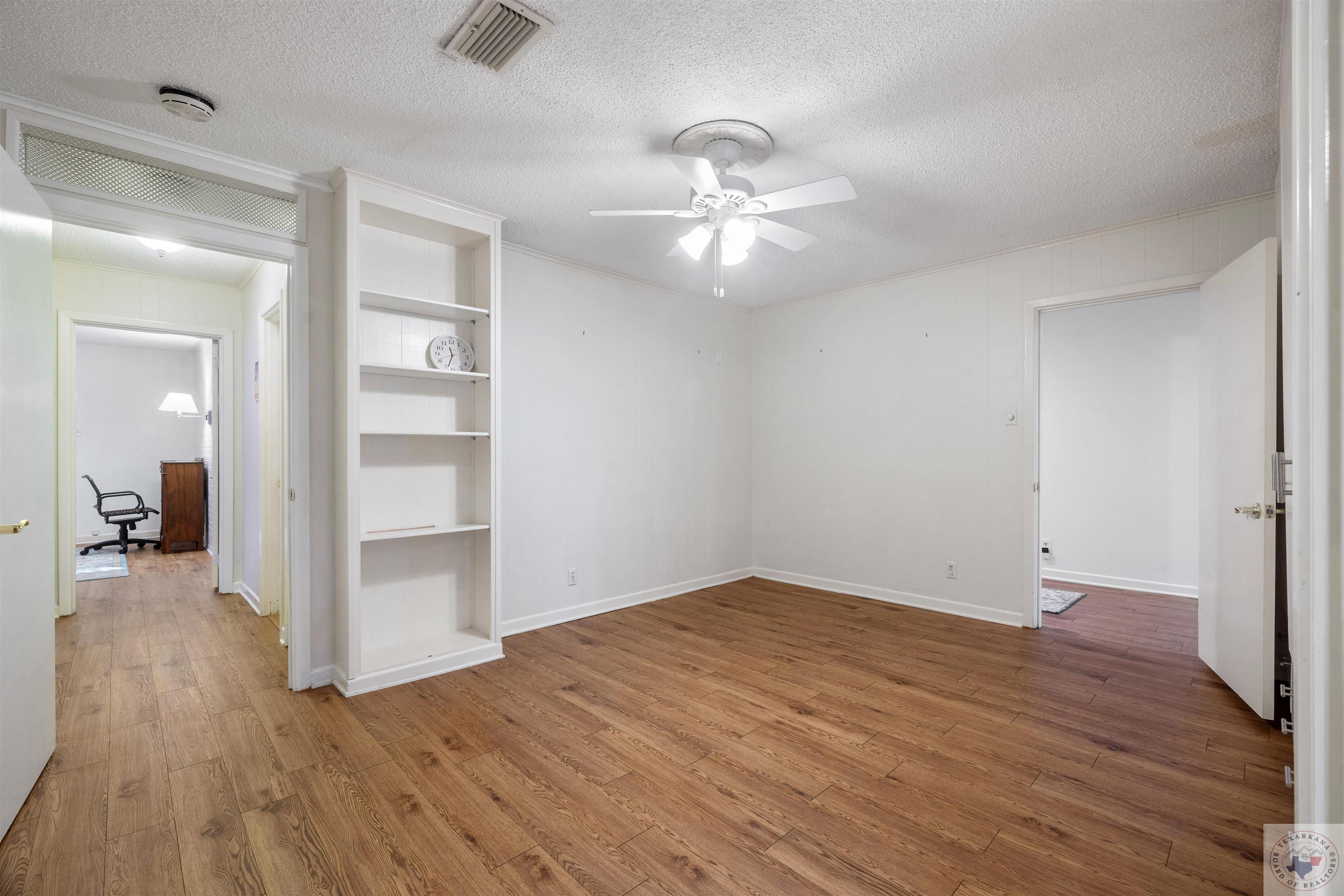 11 Palm Dr