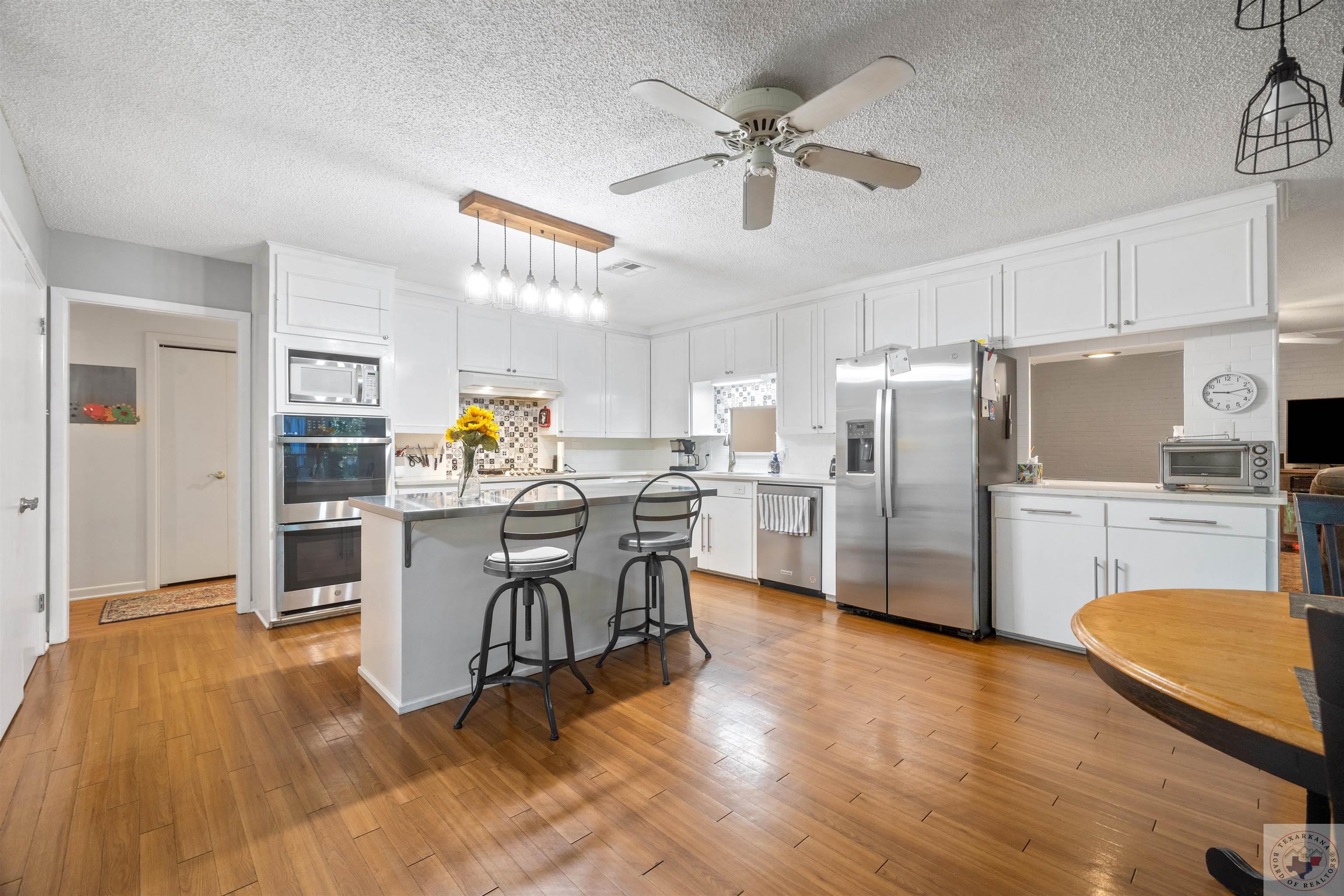 11 Palm Dr