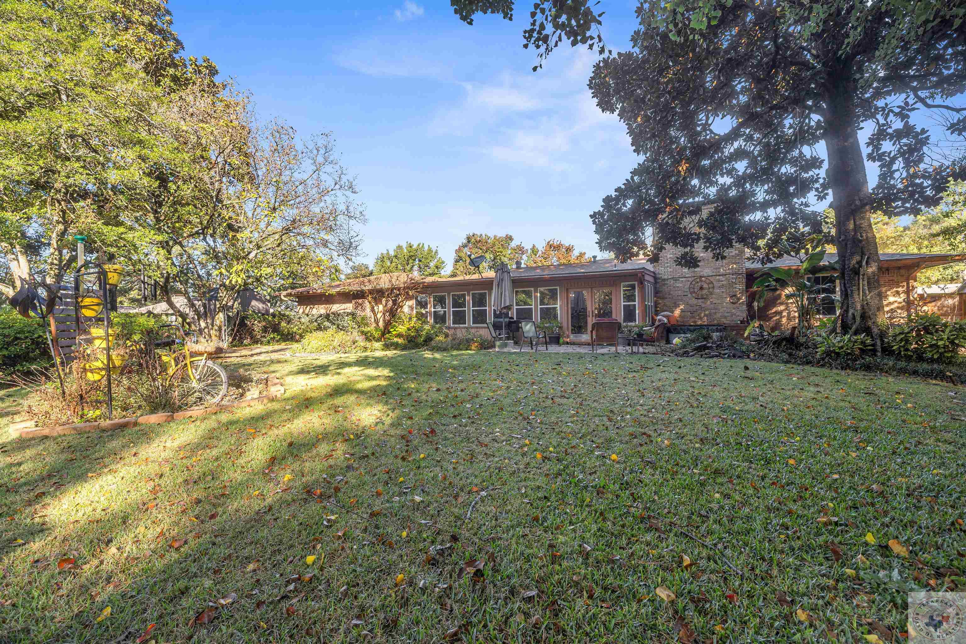 11 Palm Dr