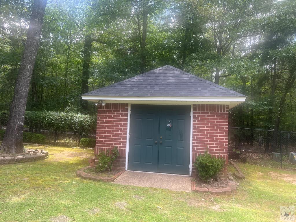 6412 LAKERIDGE DRIVE
