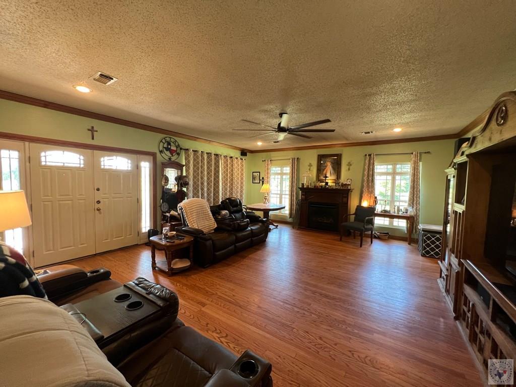 1105 CR 3306, DeKalb