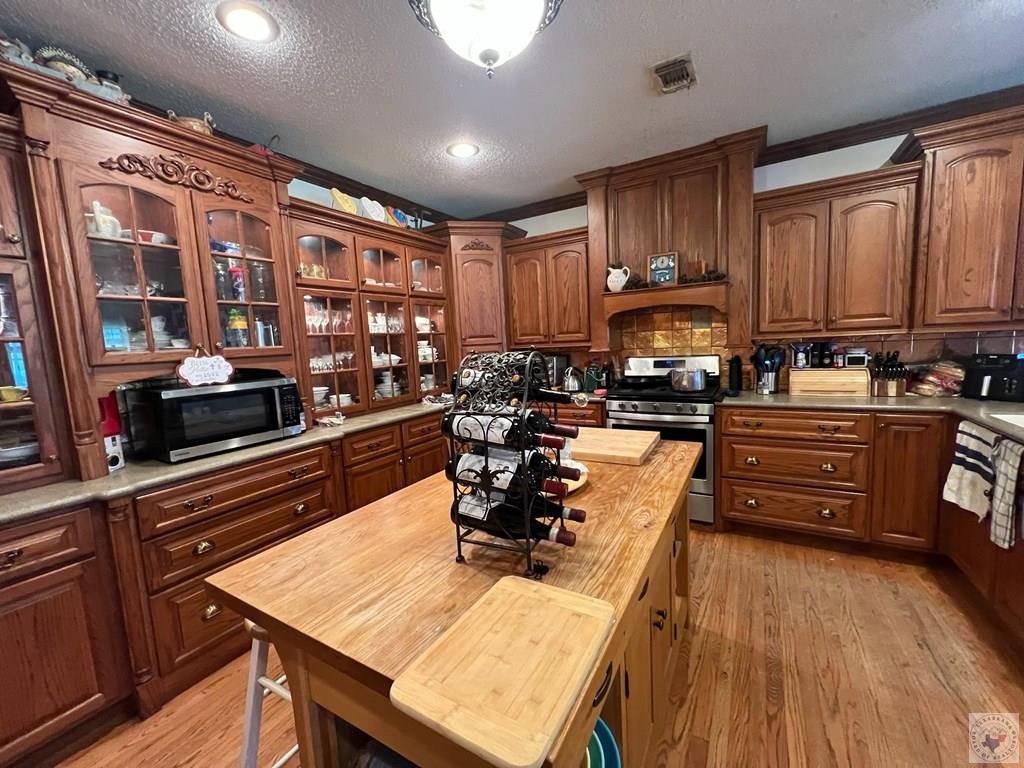 1105 CR 3306, DeKalb