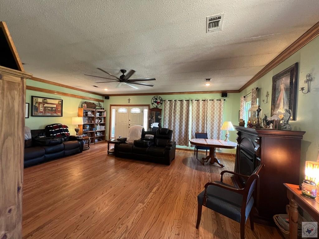 1105 CR 3306, DeKalb