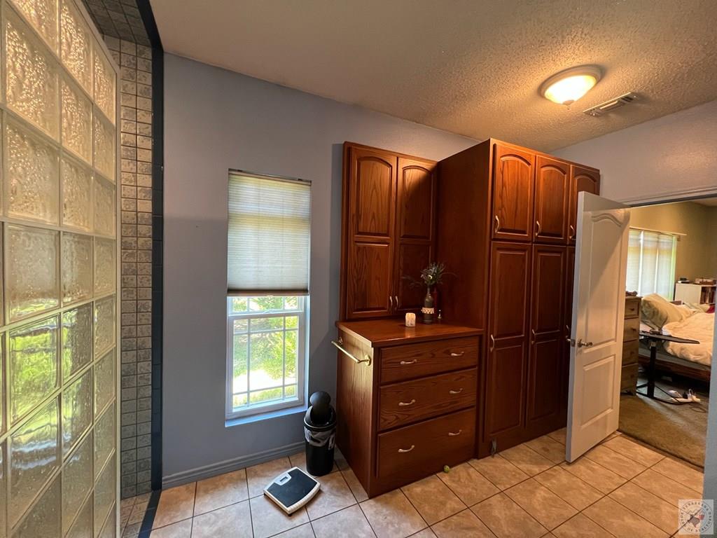 1105 CR 3306, DeKalb