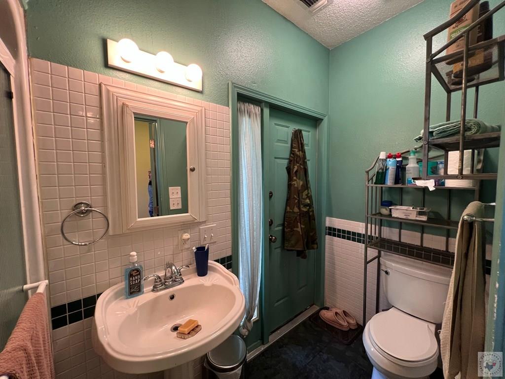 1105 CR 3306, DeKalb