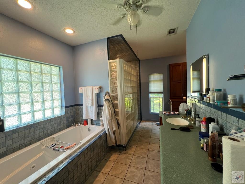 1105 CR 3306, DeKalb
