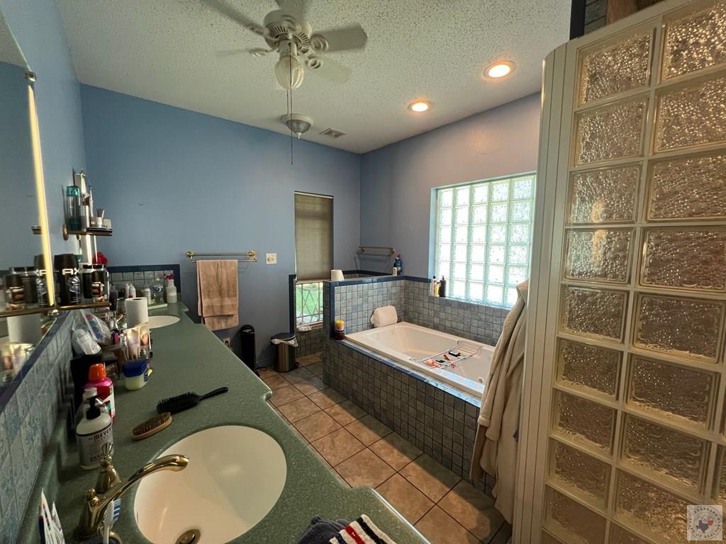 1105 CR 3306, DeKalb