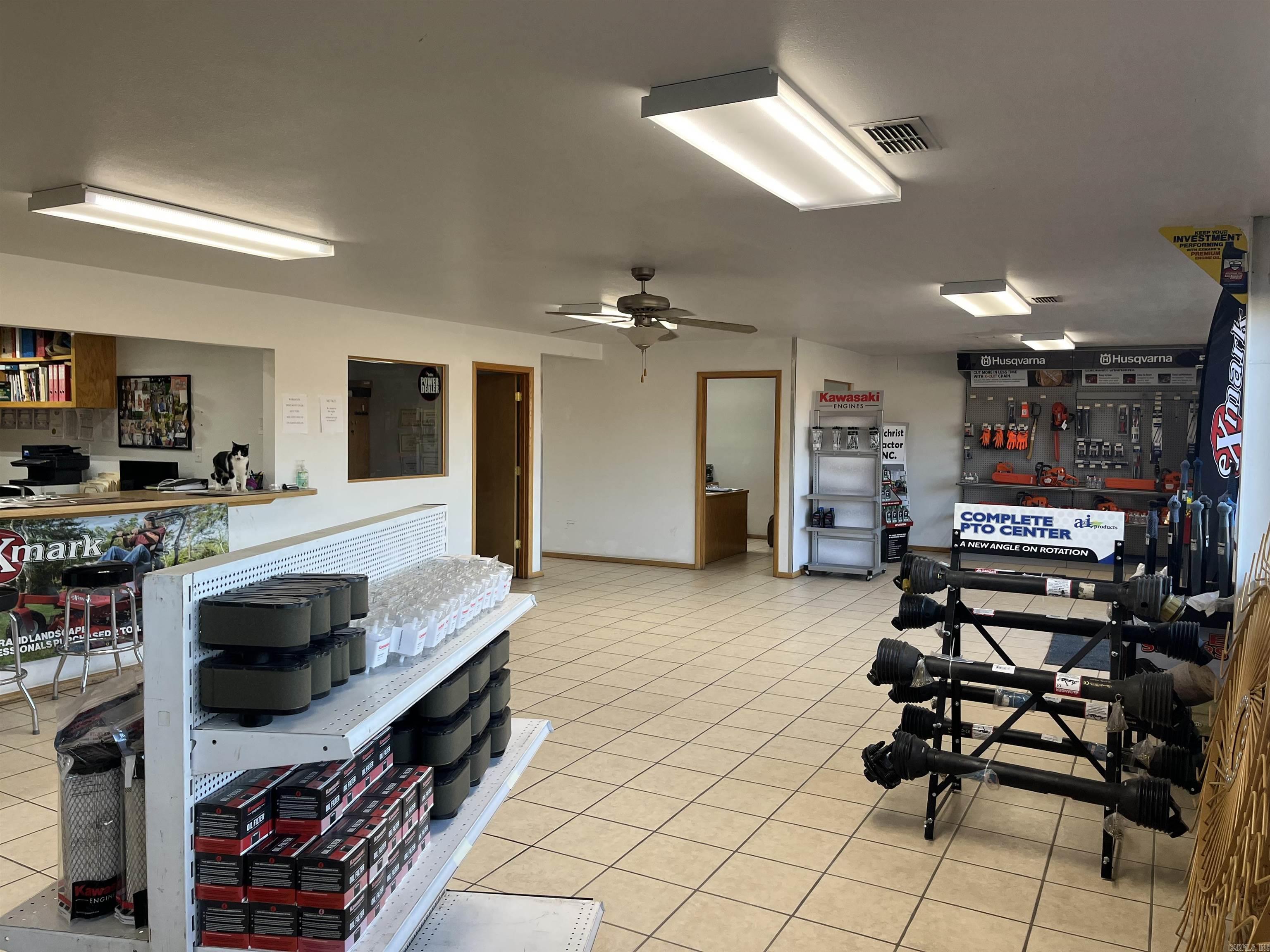 2642 N Hwy 71 Highway