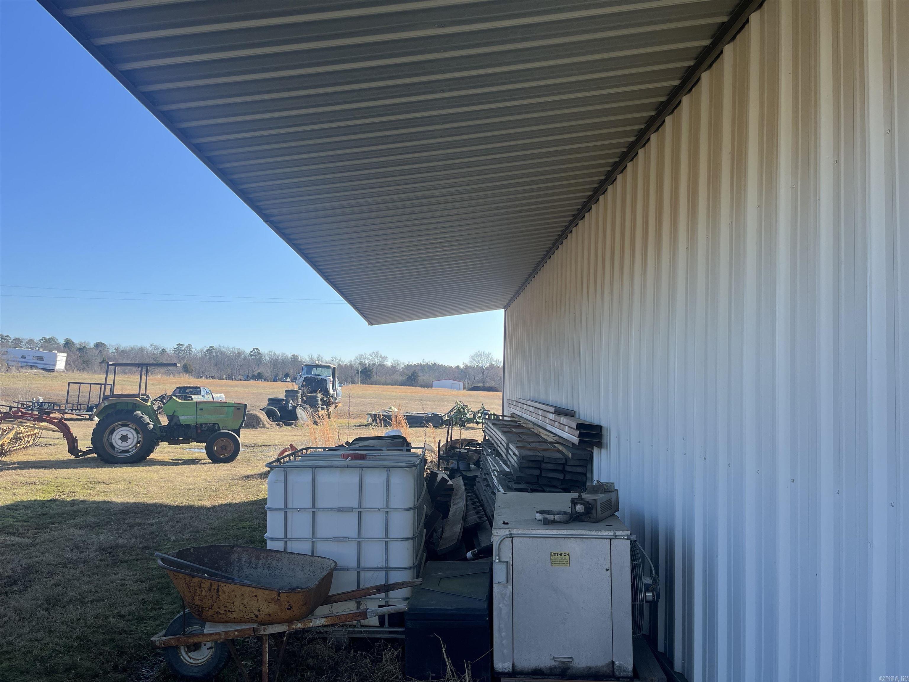 2642 N Hwy 71 Highway