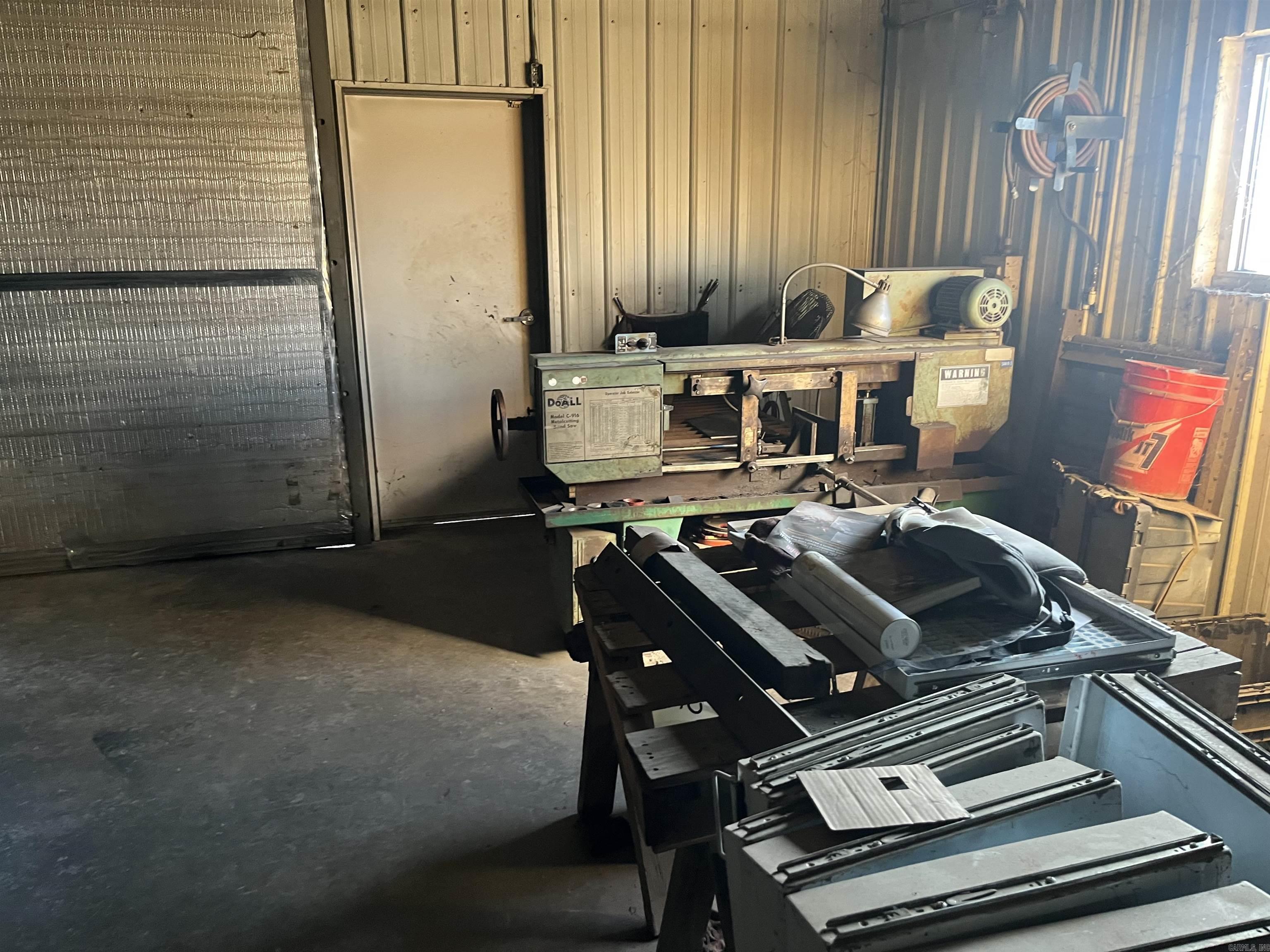 2642 N Hwy 71 Highway