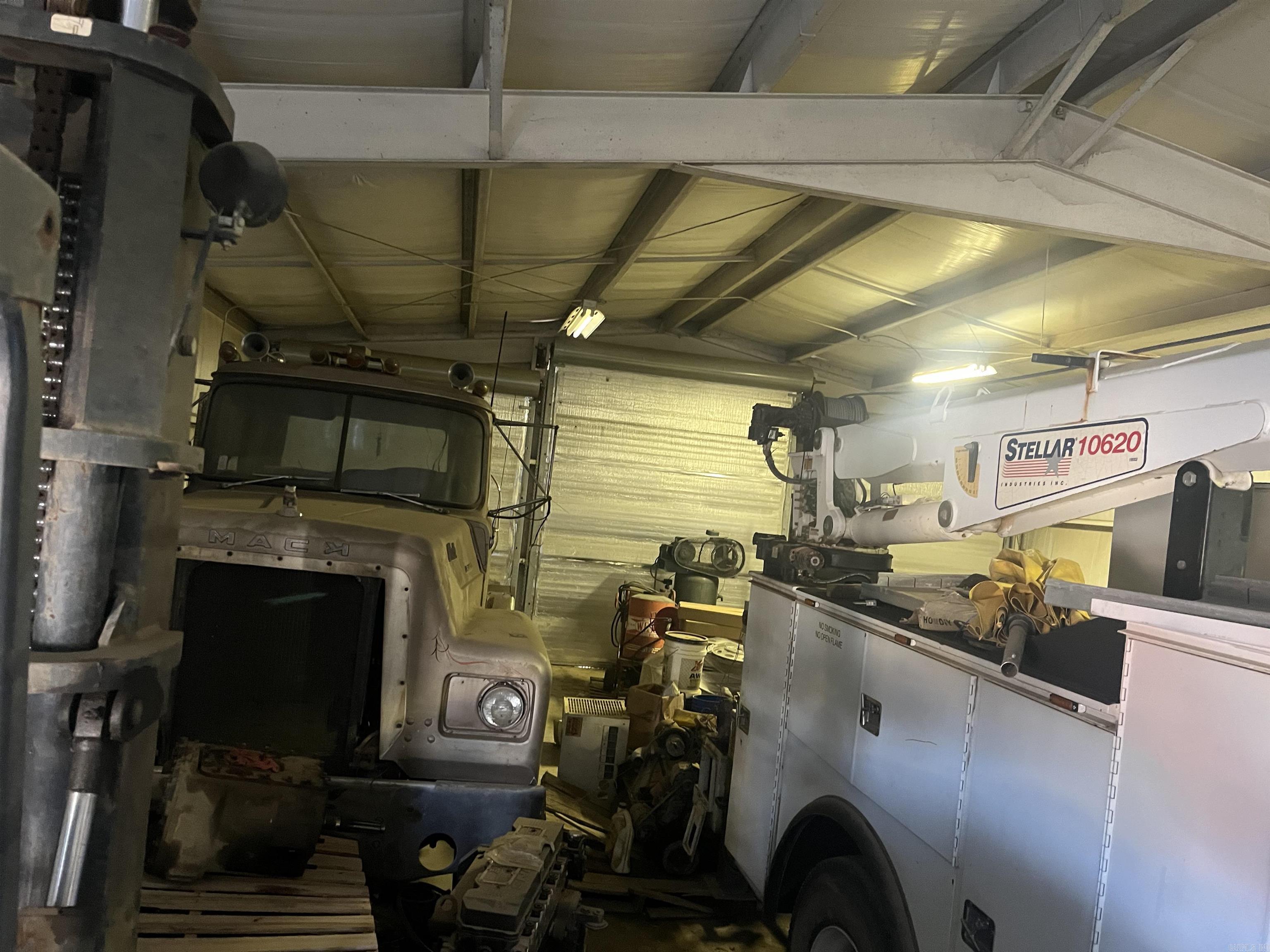 2642 N Hwy 71 Highway