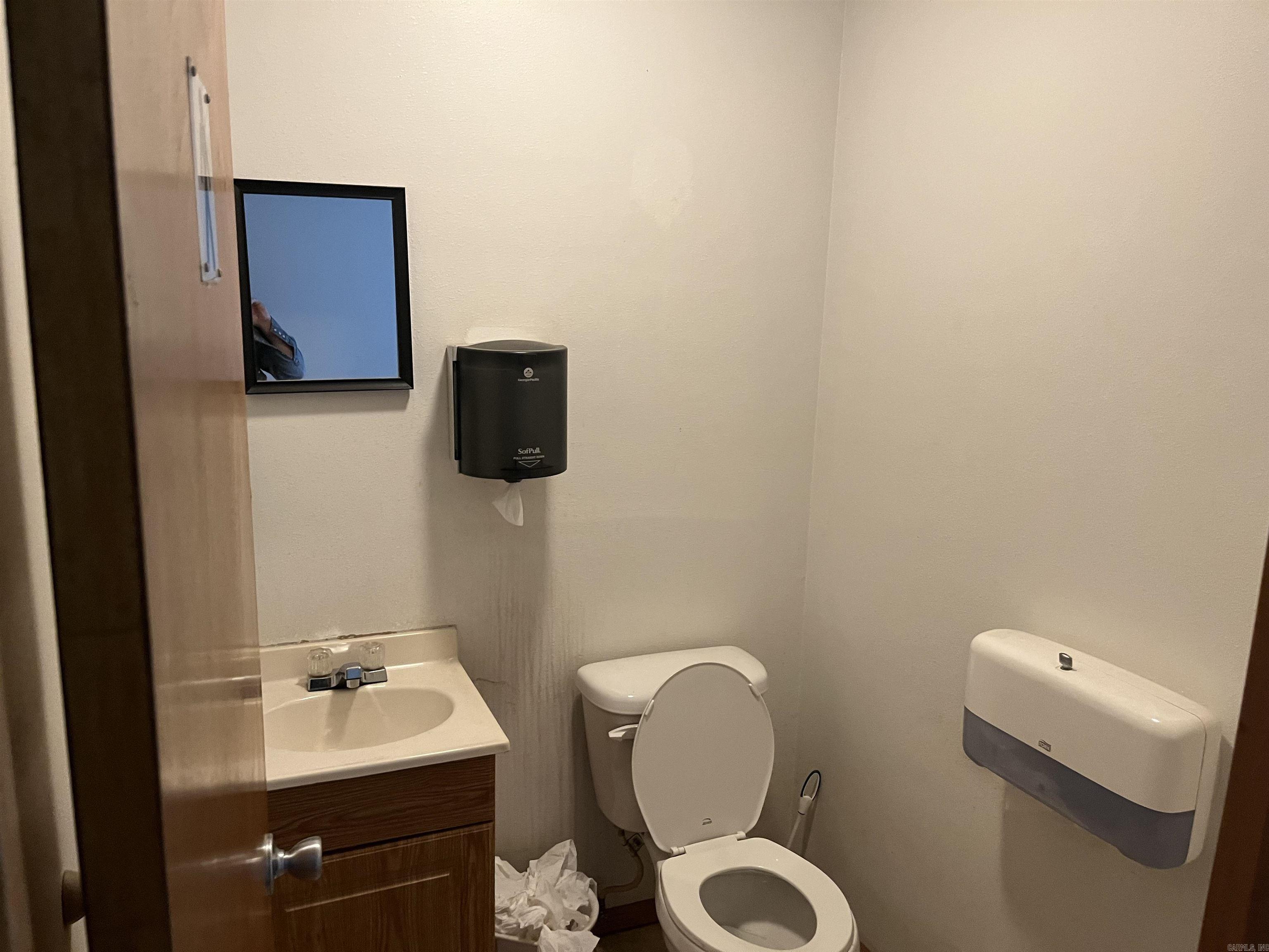 2642 N Hwy 71 Highway