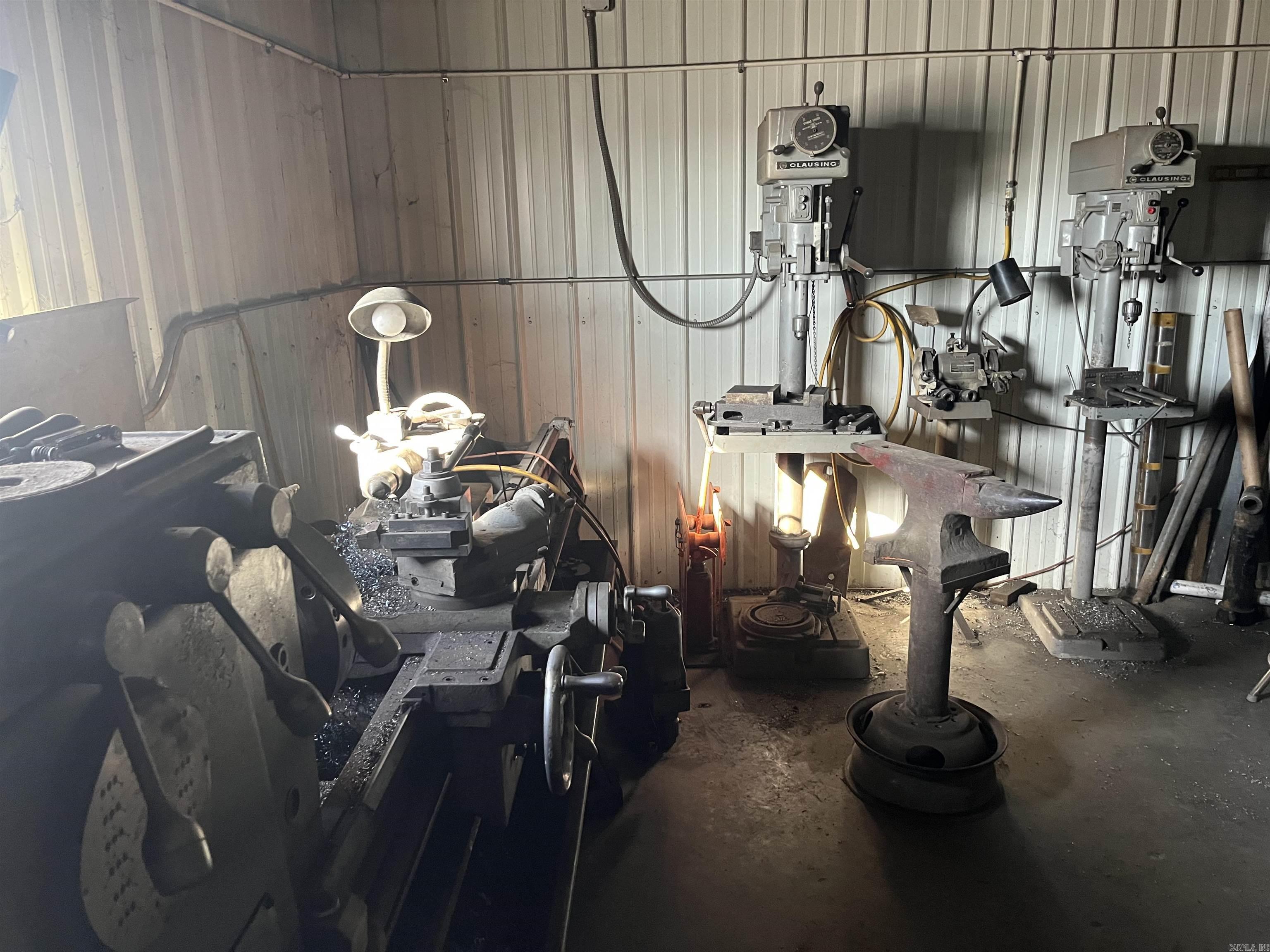 2642 N Hwy 71 Highway