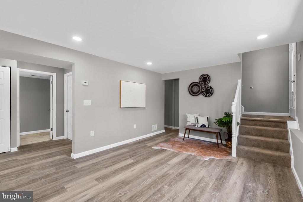 733 CHAPELGATE DRIVE