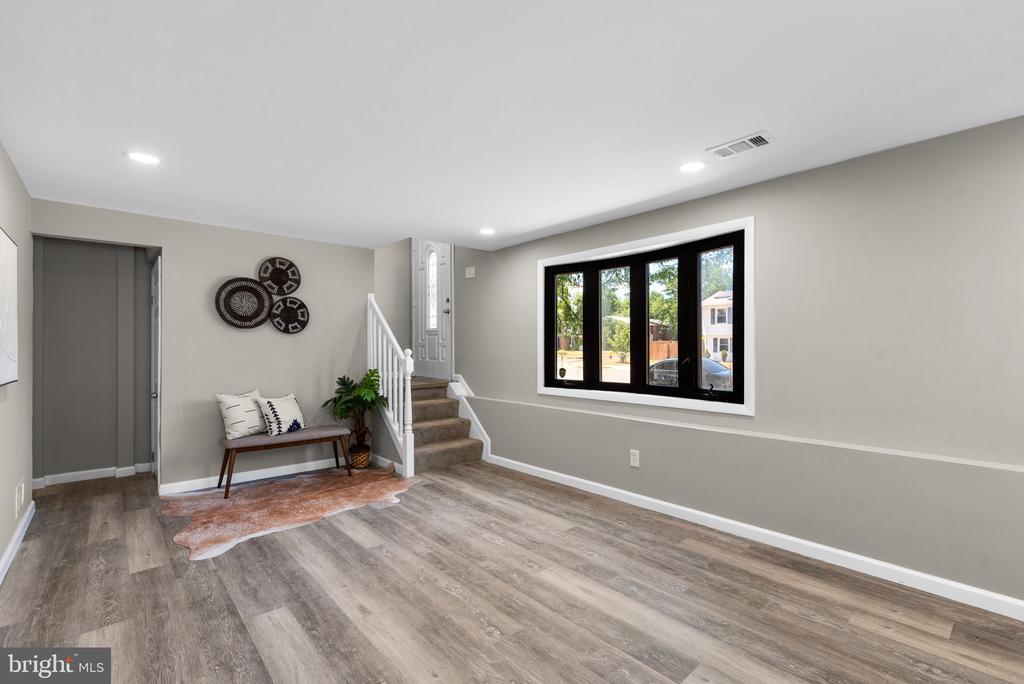 733 CHAPELGATE DRIVE