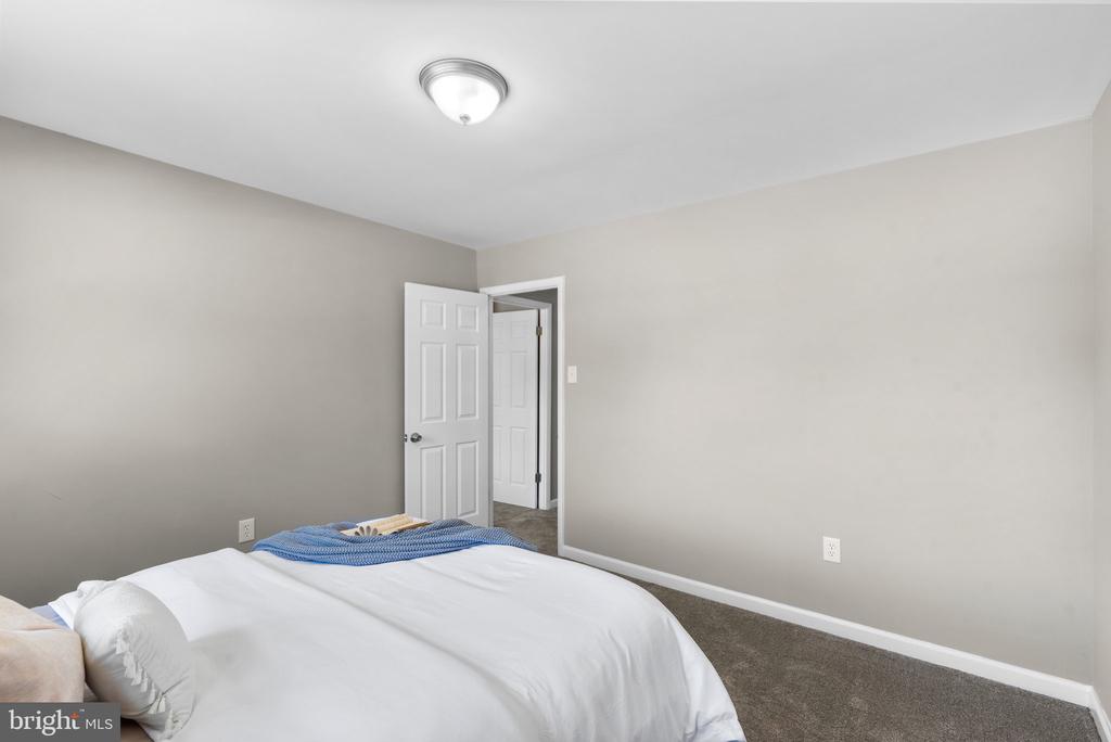 733 CHAPELGATE DRIVE