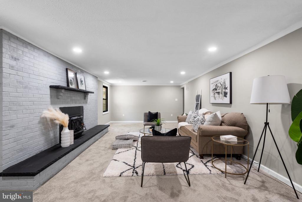 733 CHAPELGATE DRIVE