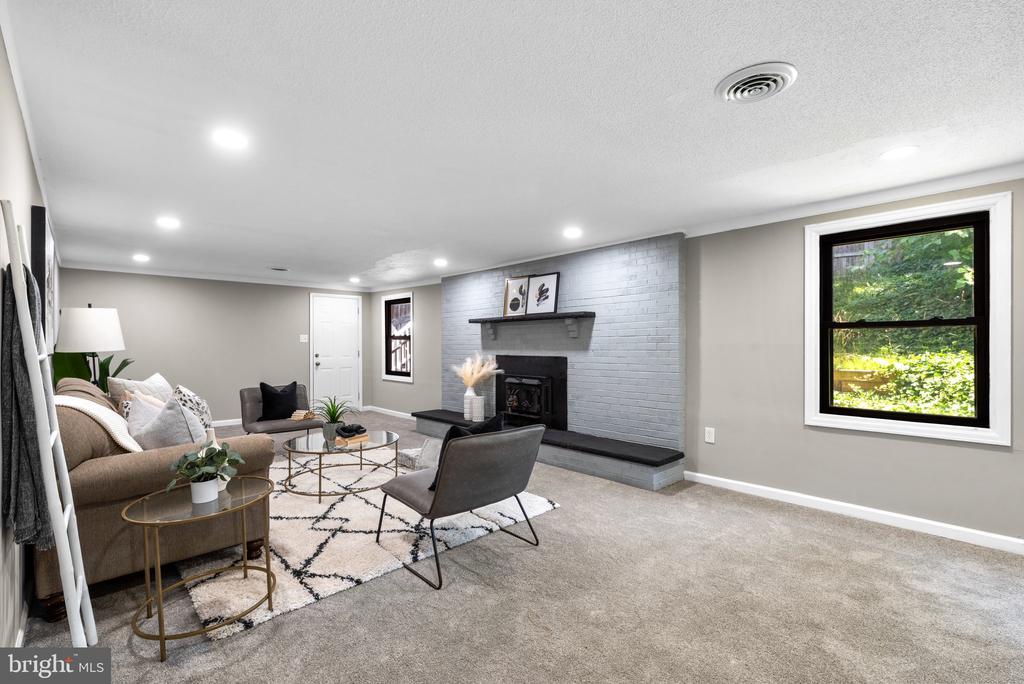 733 CHAPELGATE DRIVE