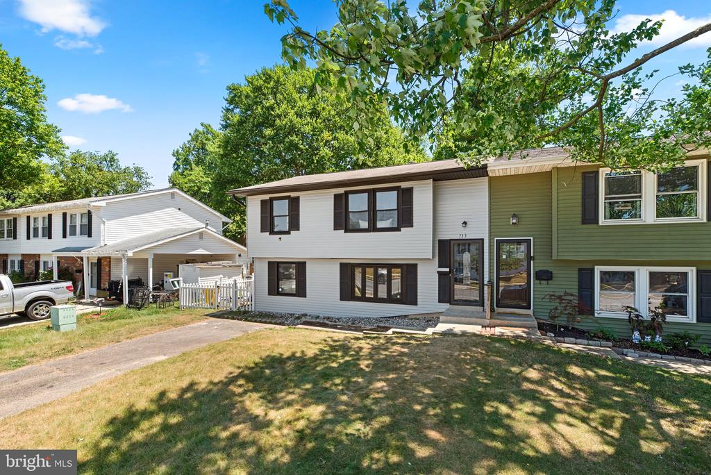 733 CHAPELGATE DRIVE