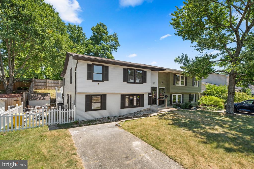 733 CHAPELGATE DRIVE