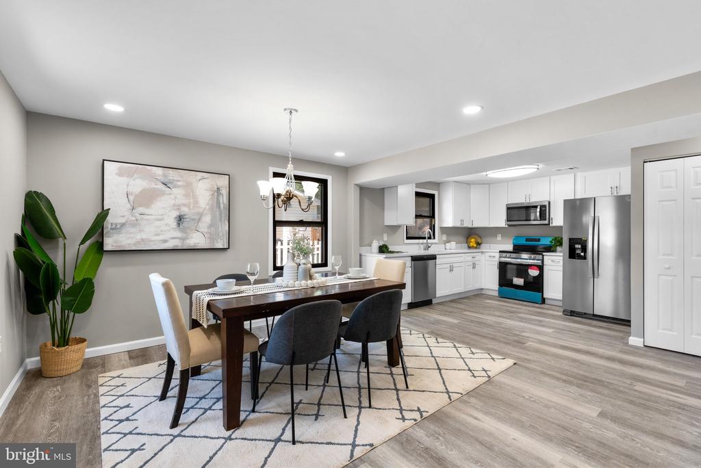 733 CHAPELGATE DRIVE