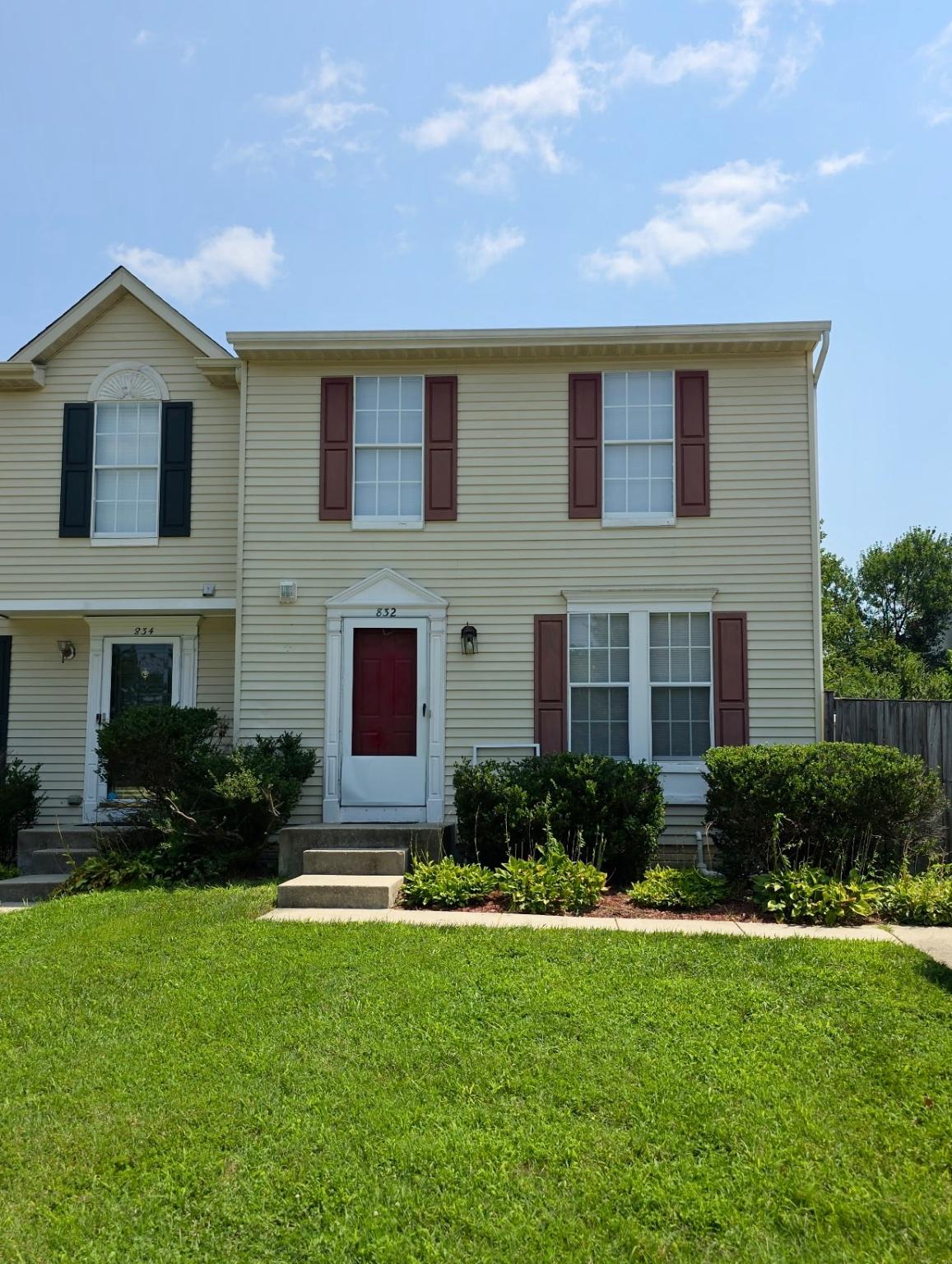 832 NUTMEG COURT