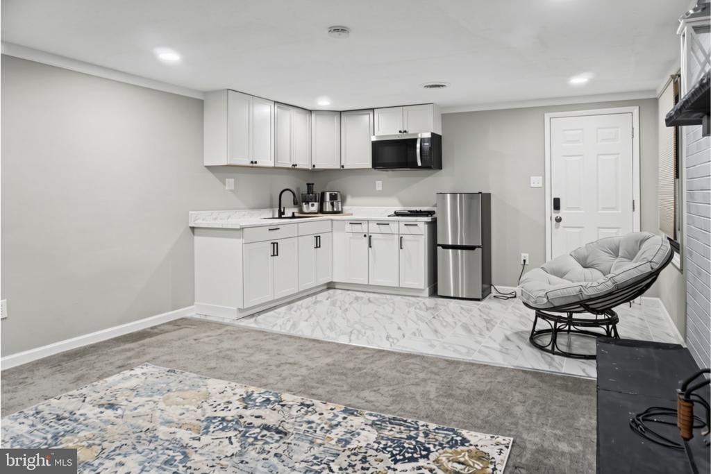 733 CHAPELGATE DRIVE