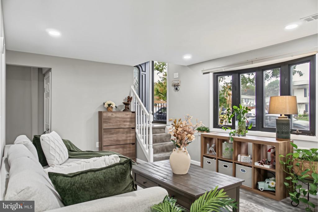 733 CHAPELGATE DRIVE