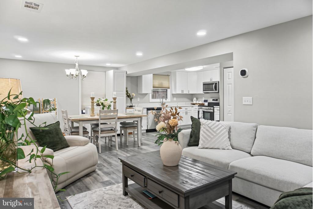 733 CHAPELGATE DRIVE