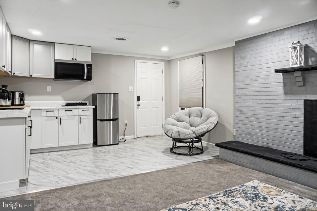 733 CHAPELGATE DRIVE