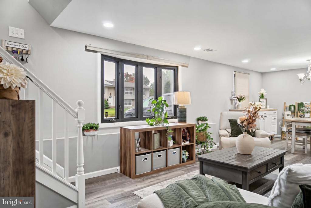 733 CHAPELGATE DRIVE