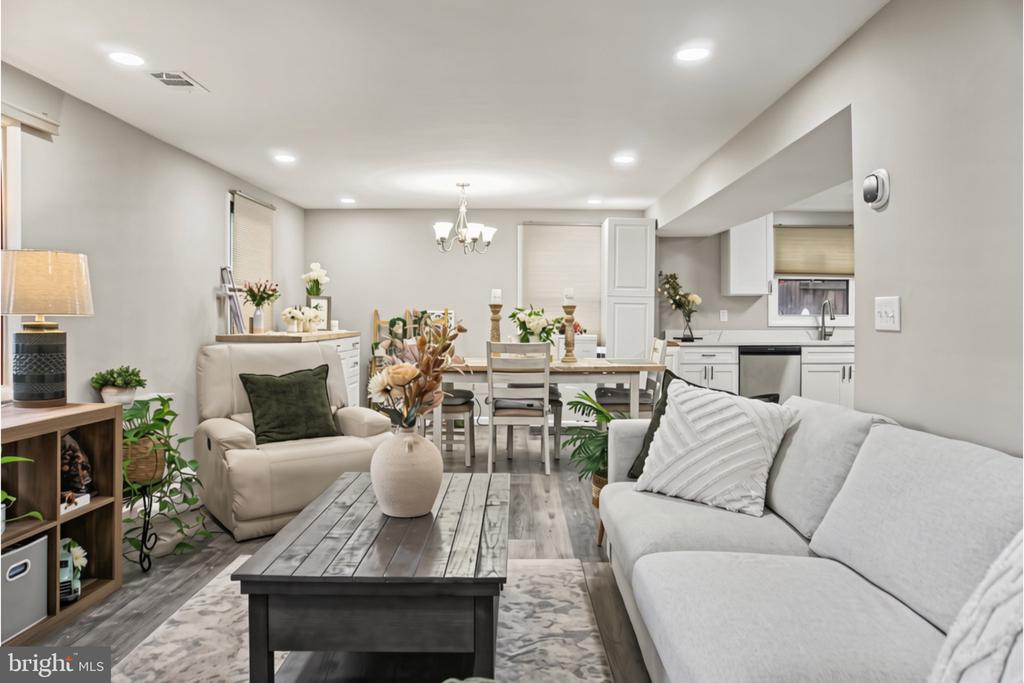 733 CHAPELGATE DRIVE