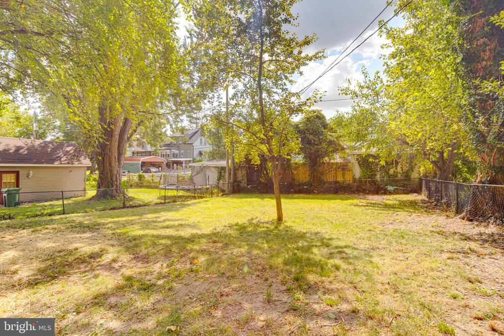 2909 LOUISE AVENUE