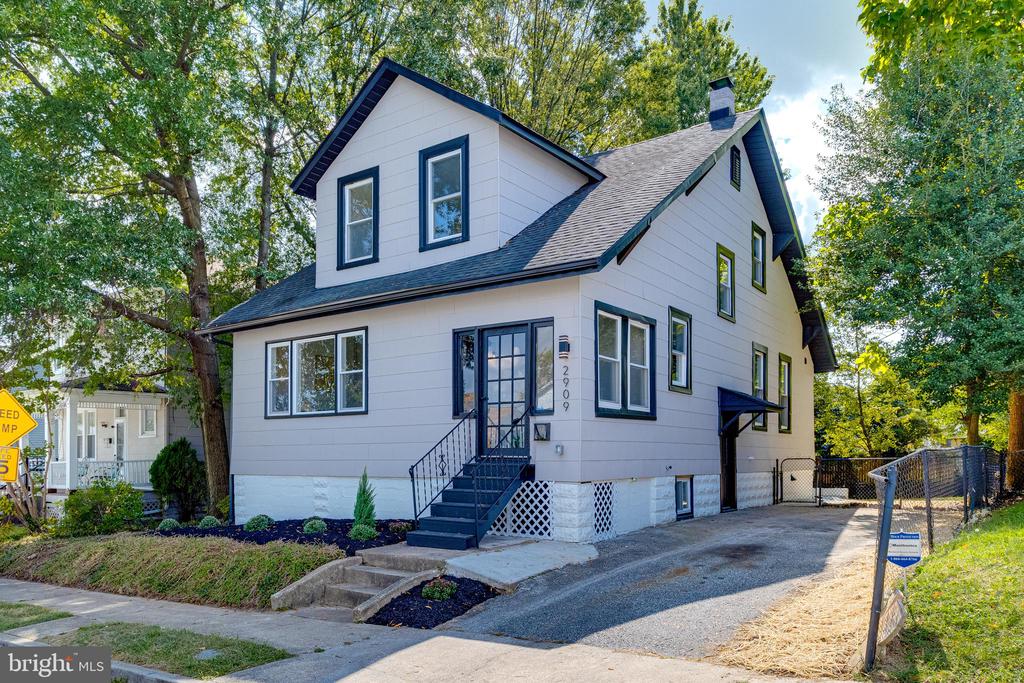2909 LOUISE AVENUE