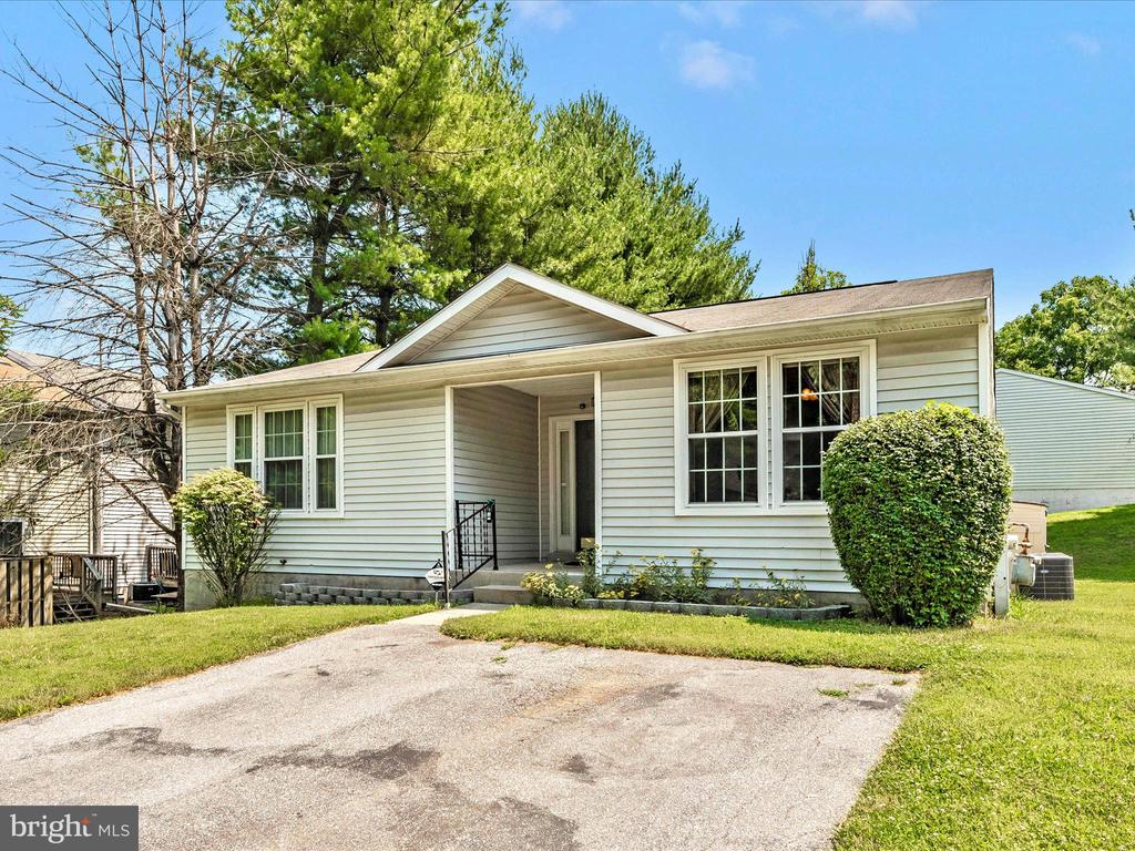 900 HAMMERSHIRE ROAD