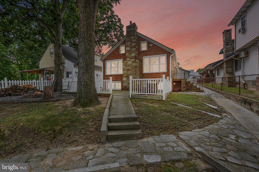 8216 BEACH DRIVE