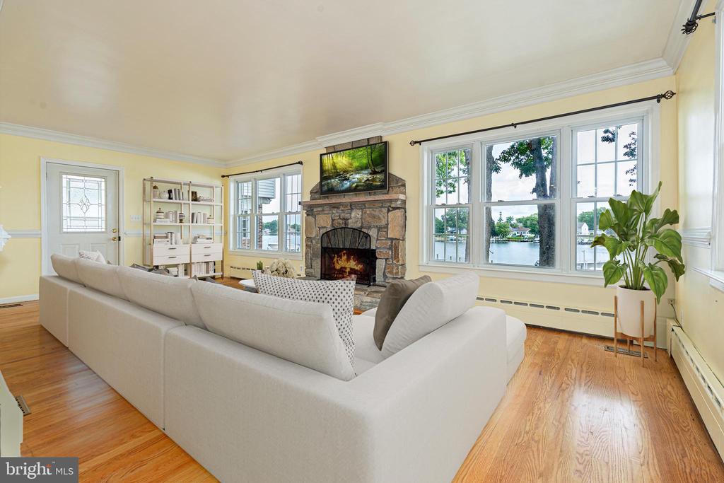 8216 BEACH DRIVE