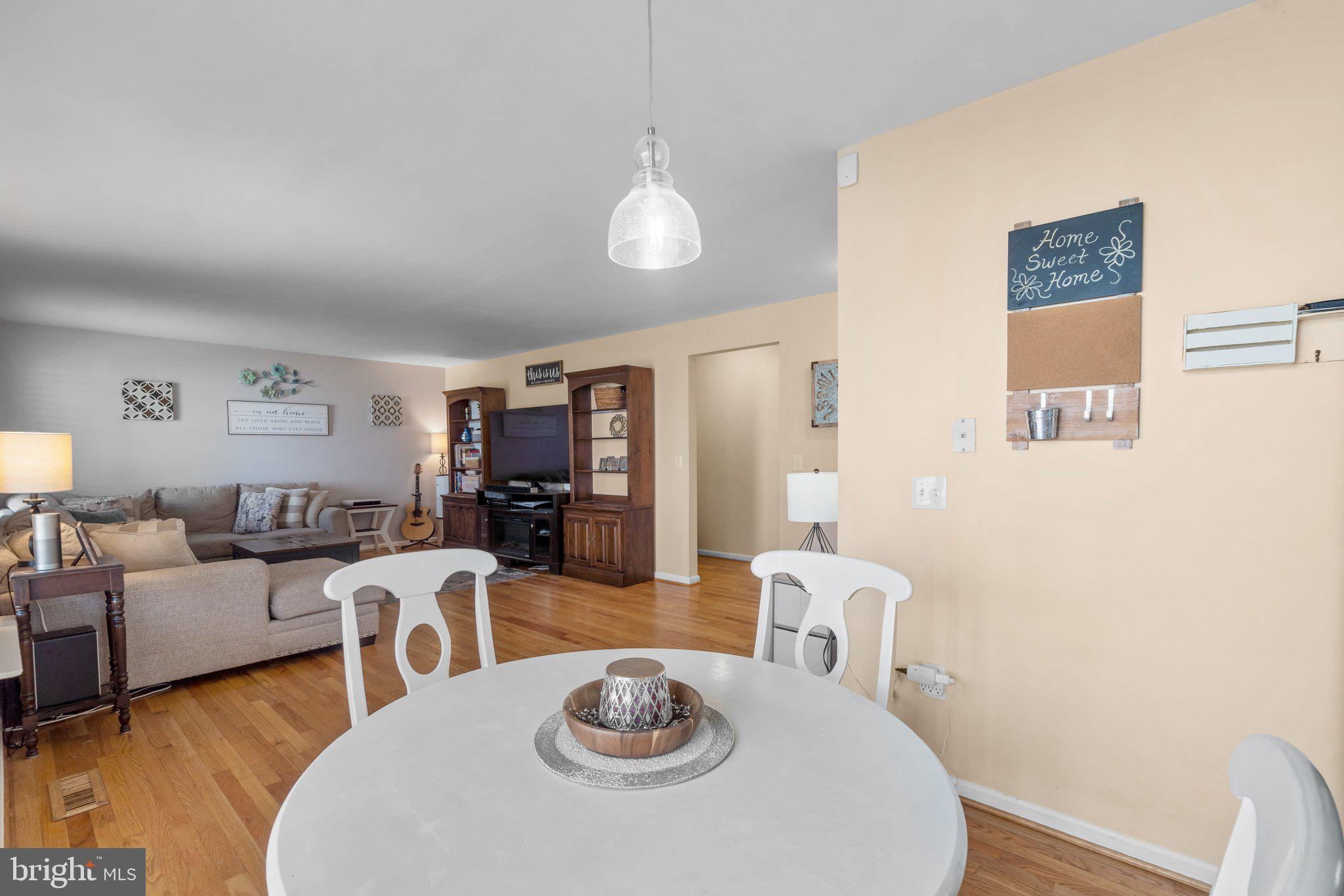 814 Wellesley Ct