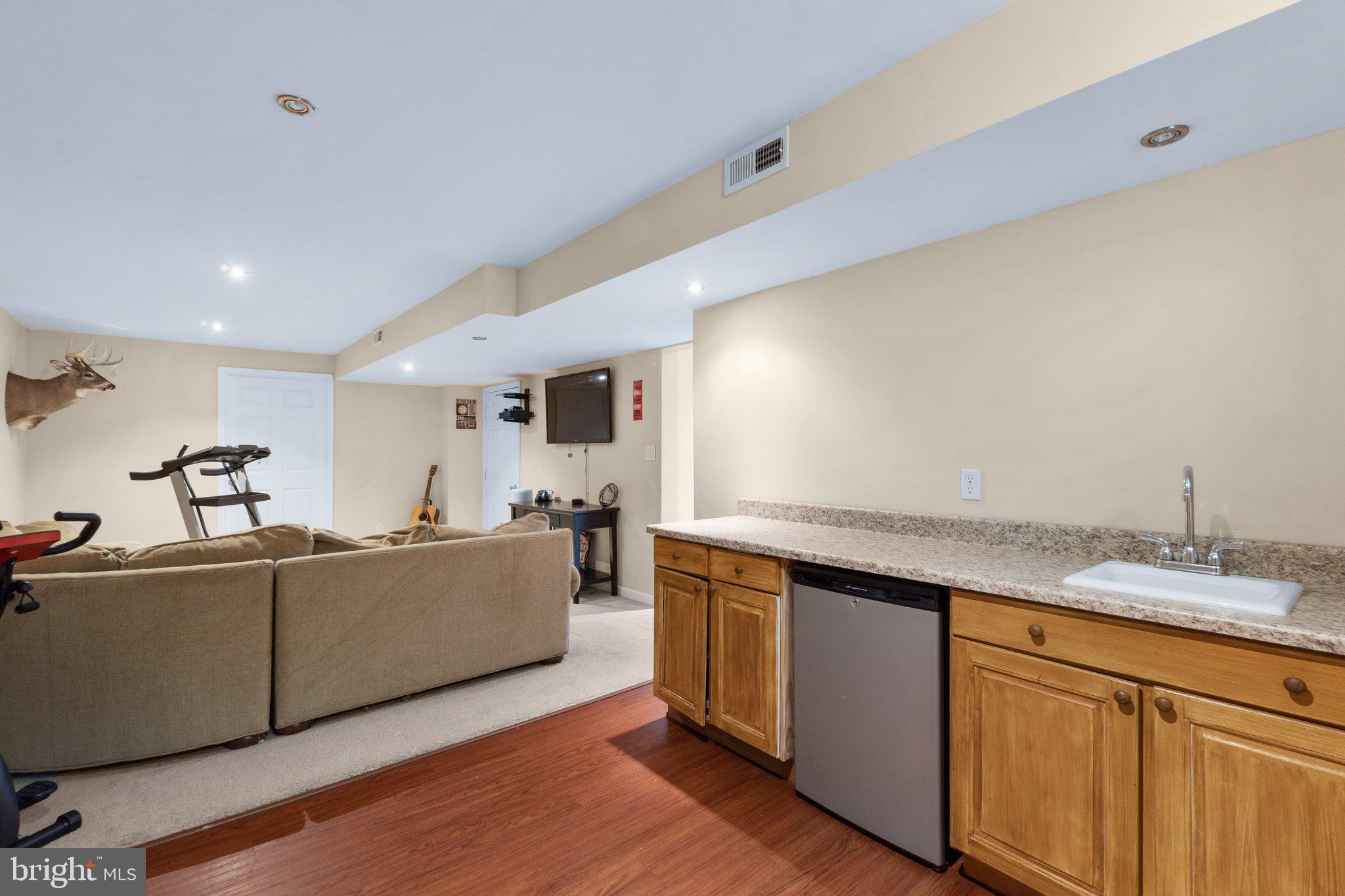 814 Wellesley Ct