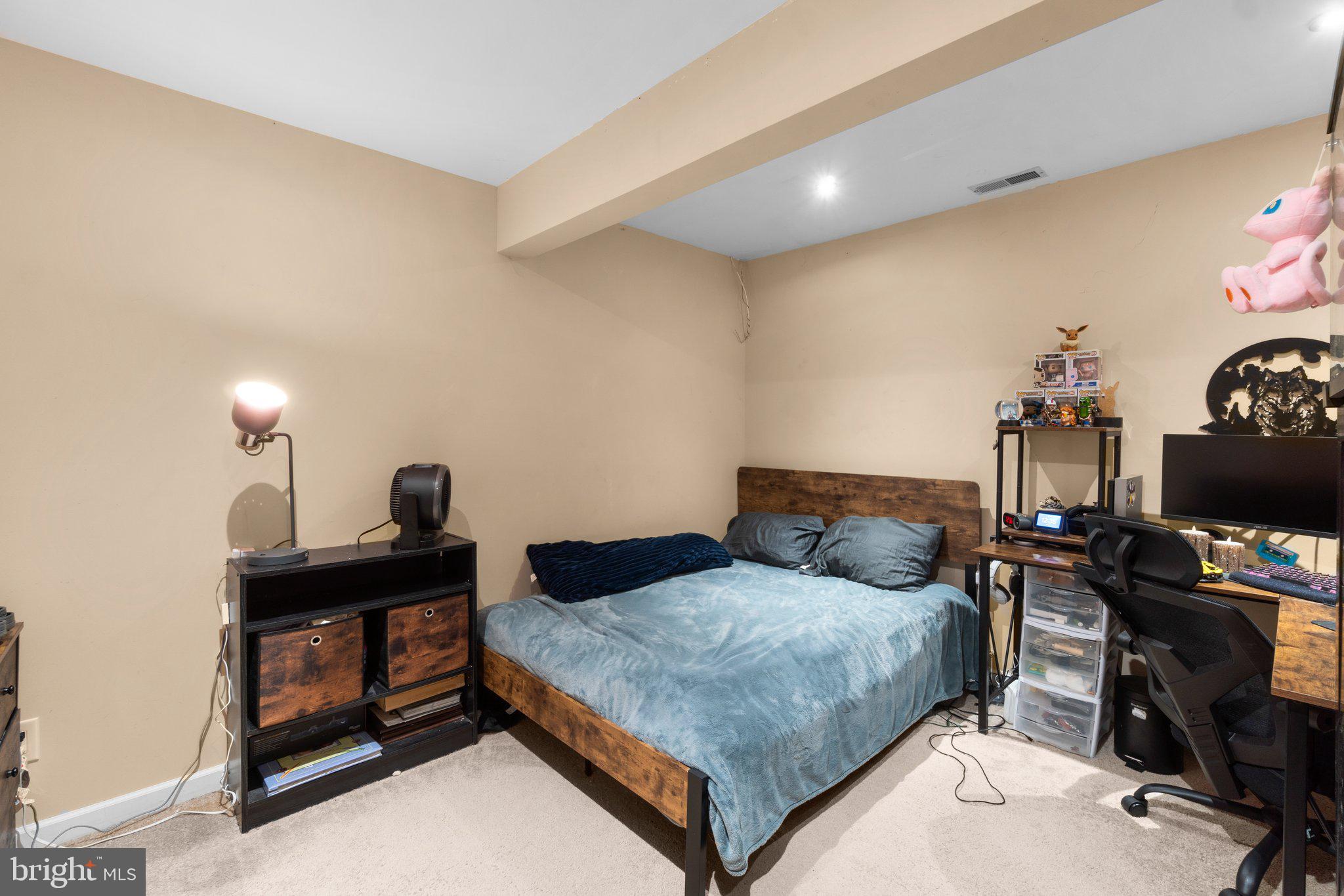 814 Wellesley Ct
