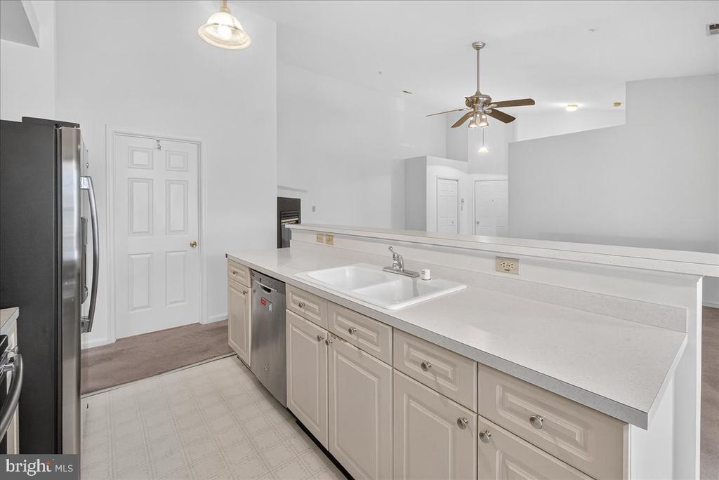 2404 ELLSWORTH WAY Unit: 3C