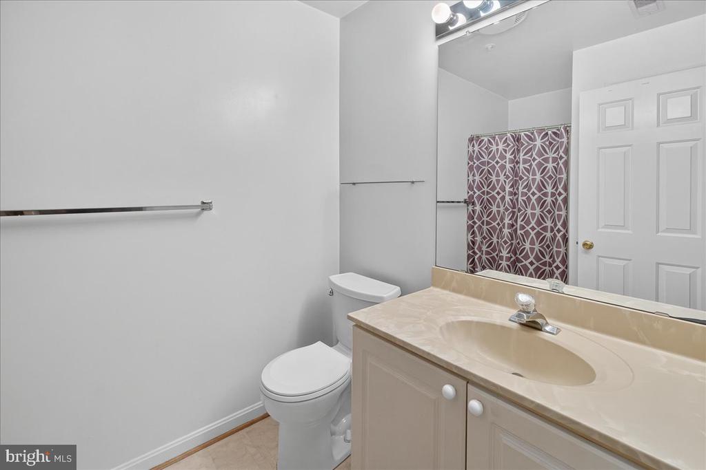 2404 ELLSWORTH WAY Unit: 3C