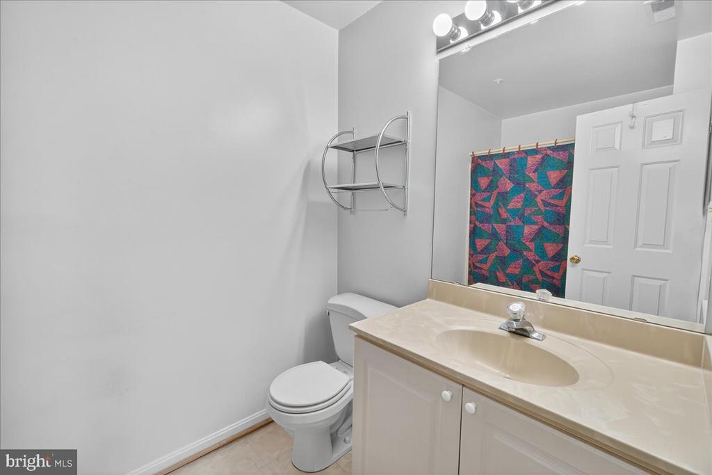 2404 ELLSWORTH WAY Unit: 3C