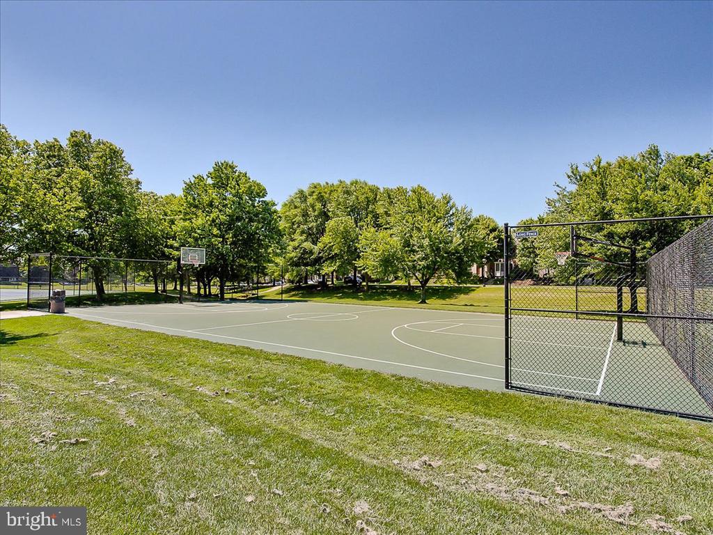 2404 ELLSWORTH WAY Unit: 3C