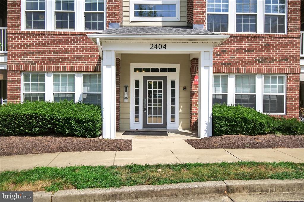 2404 ELLSWORTH WAY Unit: 3C