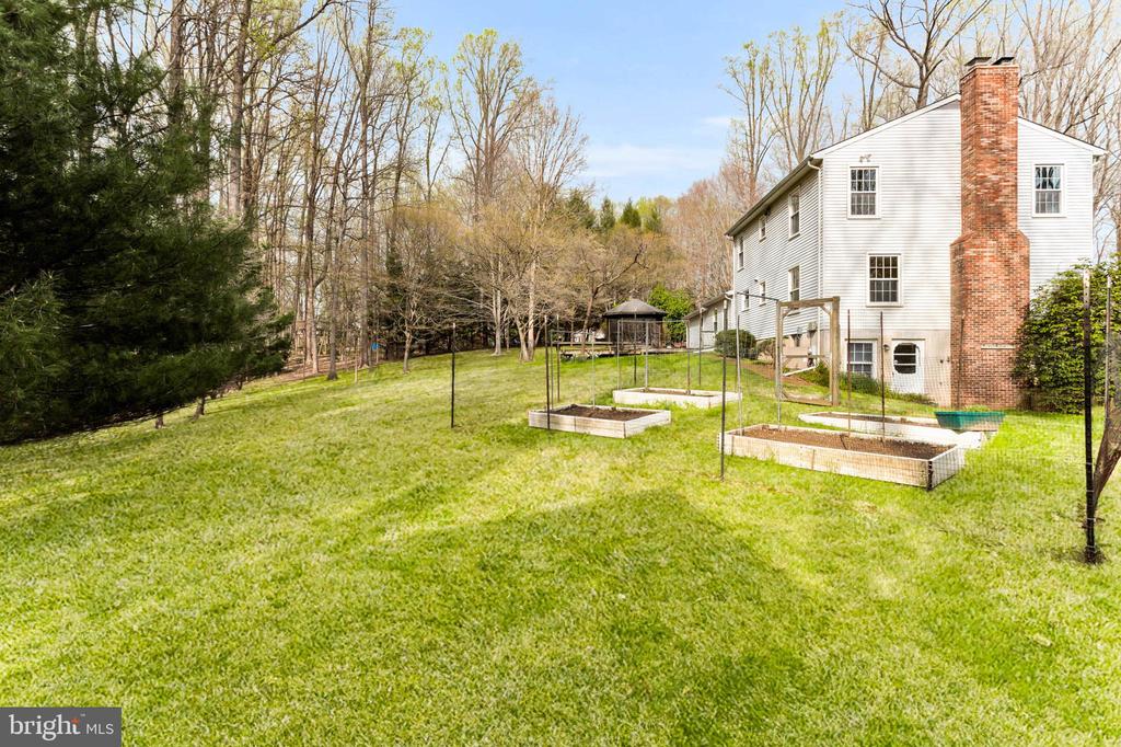 8002 BROWNS BRIDGE ROAD