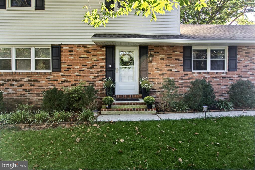 5137 DRIFTWOOD COURT