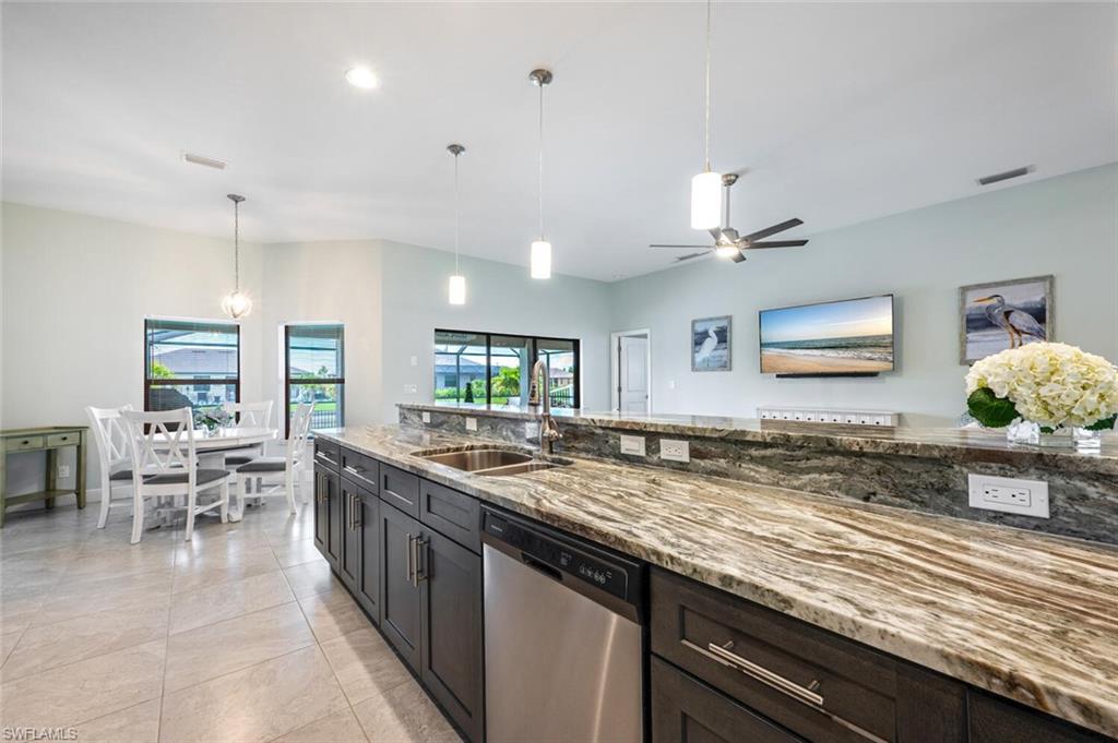 910 SW 12th TER